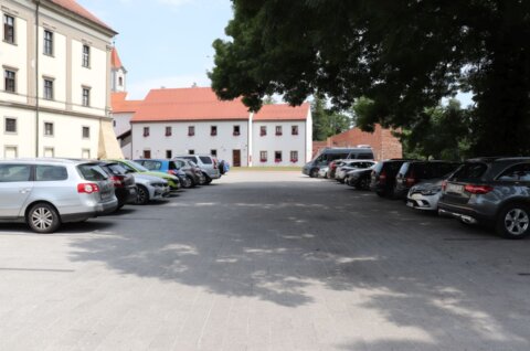 KULTURA S PUNJAČEM Muzej Međimurja dobio moderno parkiralište (4) KULTURA S PUNJAČEM Muzej Međimurja dobio moderno parkiralište (4)