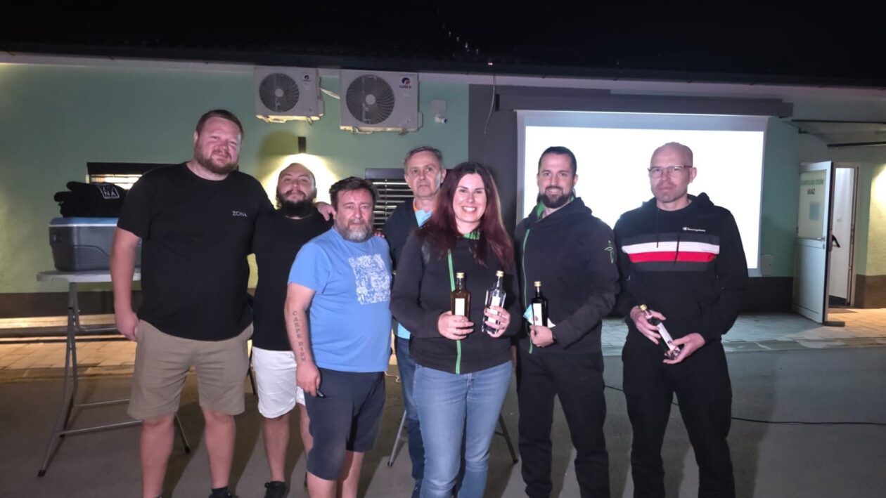 KVIZ POD ZVIJEZDAMA Mario Kovač razveselio Mursko Središće, pobjedu odnijela ekipa ‘Skupazajedno’ (4) KVIZ POD ZVIJEZDAMA Mario Kovač razveselio Mursko Središće, pobjedu odnijela ekipa ‘Skupazajedno’ (4)