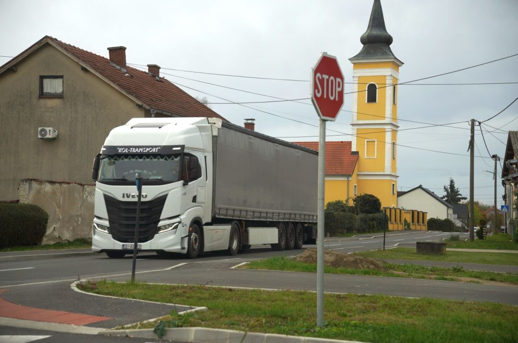 Kamioni u Gornjem Vidovcu (2)