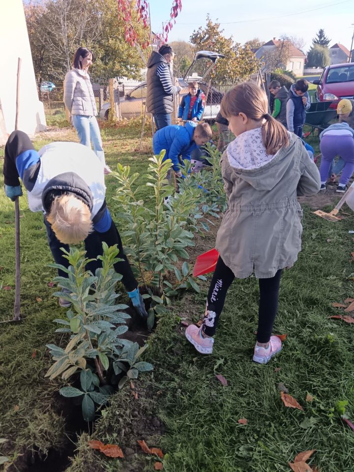 Kapela Uzvišenja sv. Križa u Pušćinama – udruga žena Puščine 13