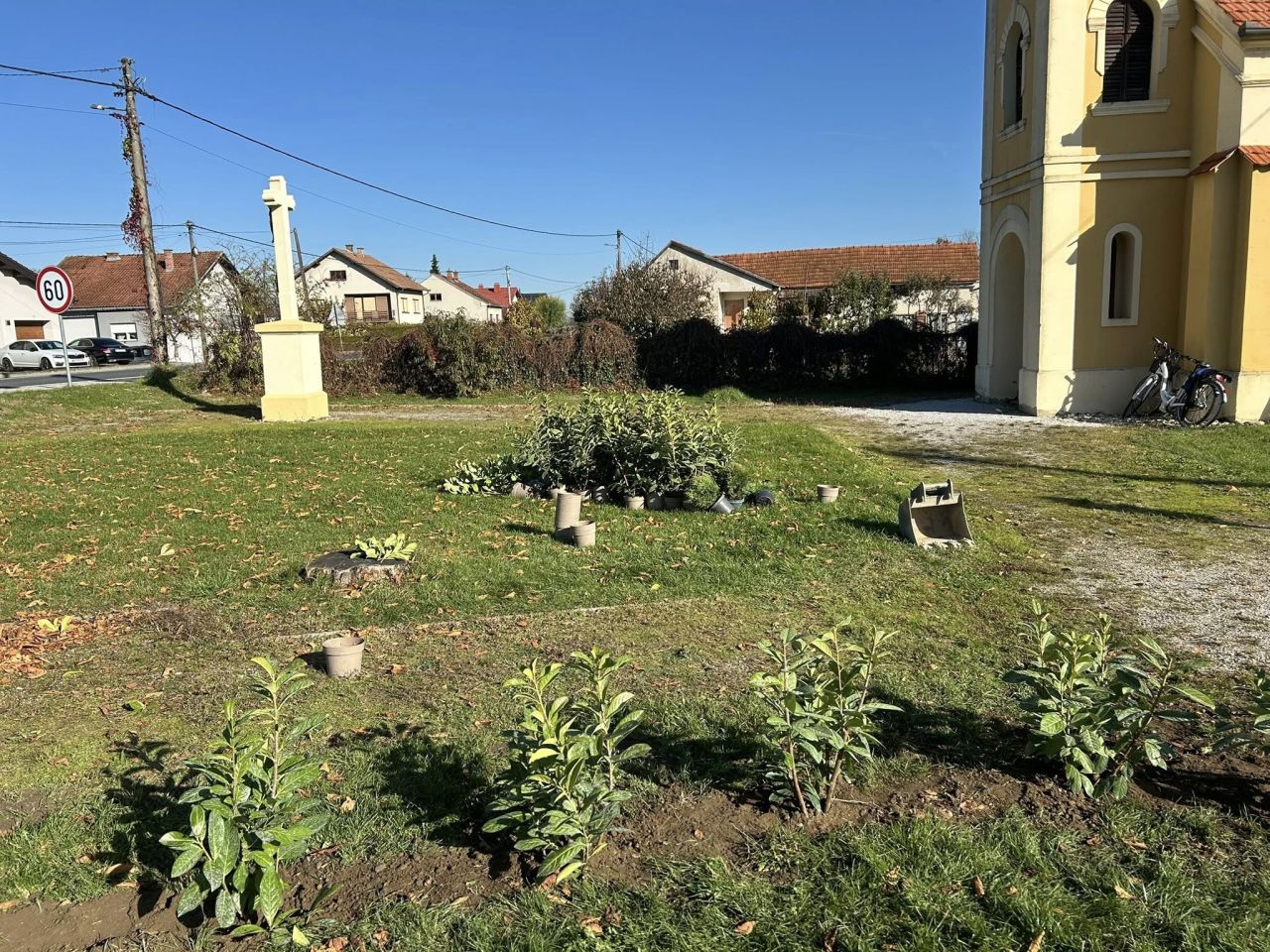 Kapela Uzvišenja sv. Križa u Pušćinama – udruga žena Puščine 20