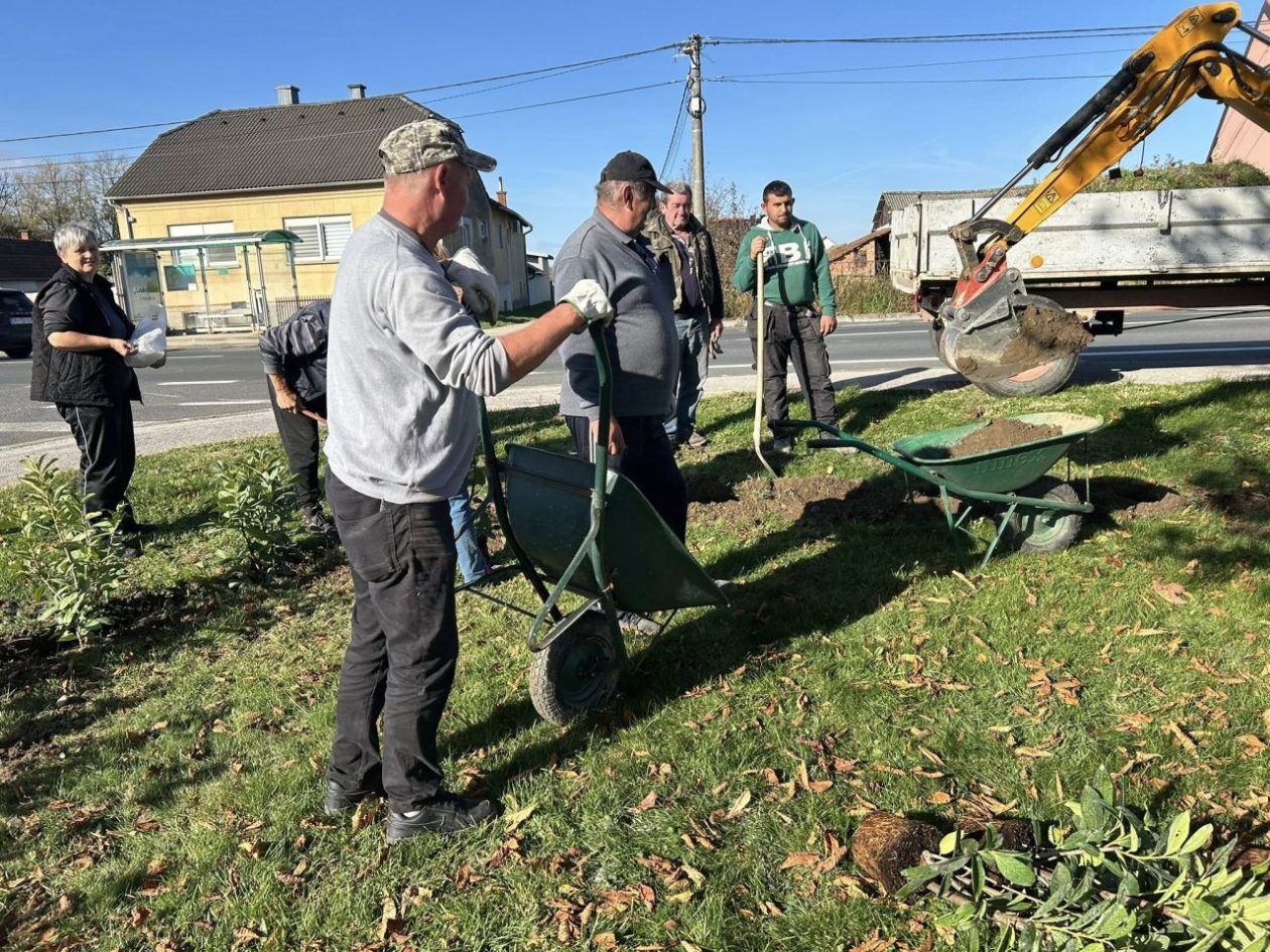 Kapela Uzvišenja sv. Križa u Pušćinama – udruga žena Puščine 22