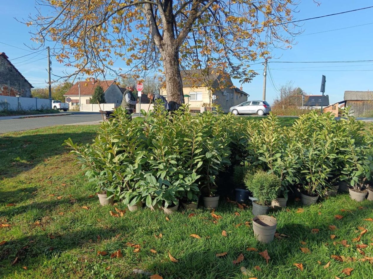 Kapela Uzvišenja sv. Križa u Pušćinama – udruga žena Puščine 9