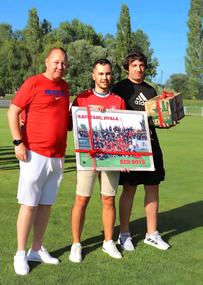 Kapetan Nikola Barat zaključio 12 godina u dresu Poleta (1) Kapetan Nikola Barat zaključio 12 godina u dresu Poleta (1)