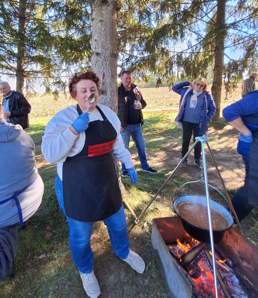 Karlovački Pinkleci blistali na memorijalnom Bogračfestu (1) Karlovački Pinkleci blistali na memorijalnom Bogračfestu (1)