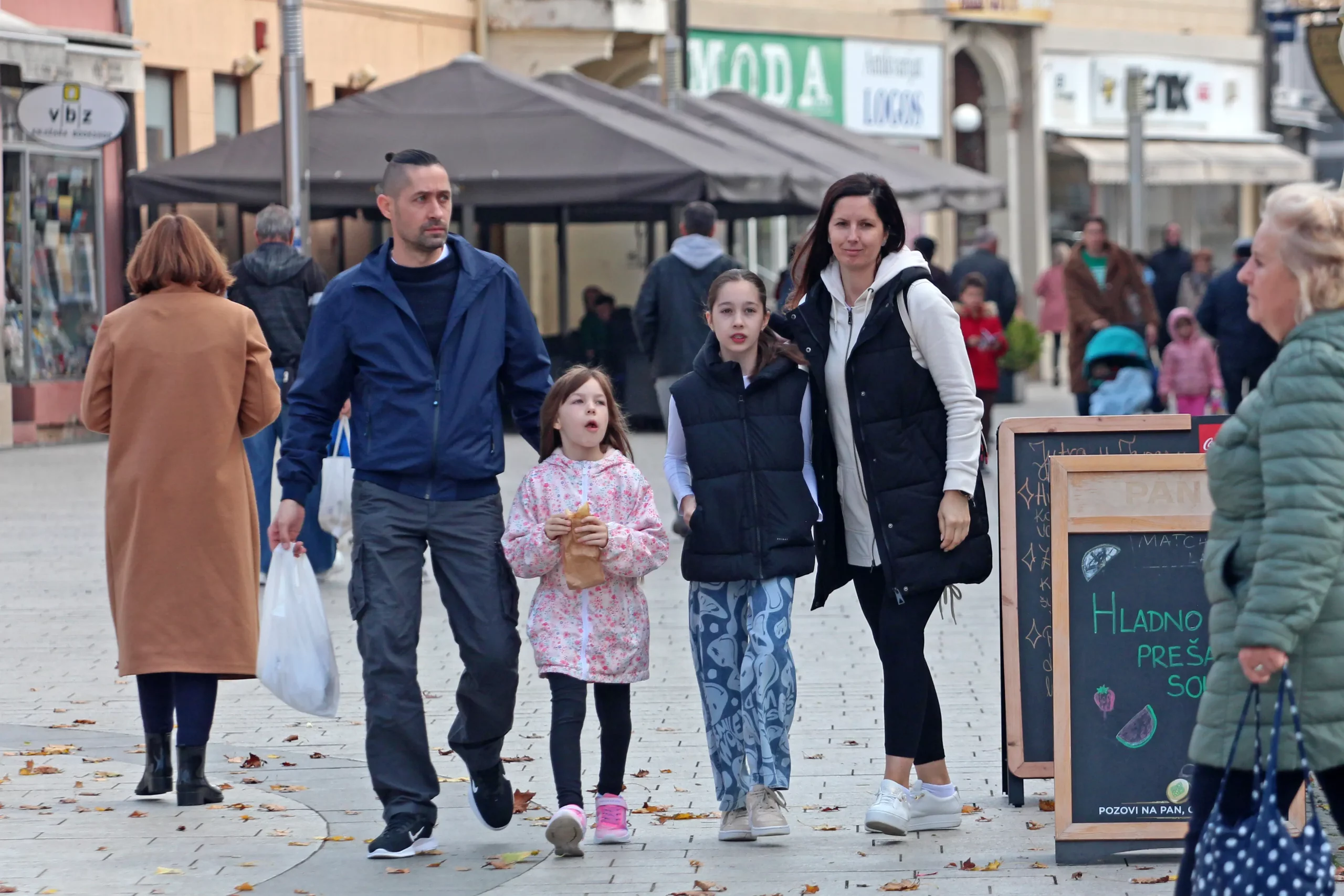 Klikom po Čakovcu 2.11. 2024 (19) Klikom po Čakovcu 2.11. 2024 (19)