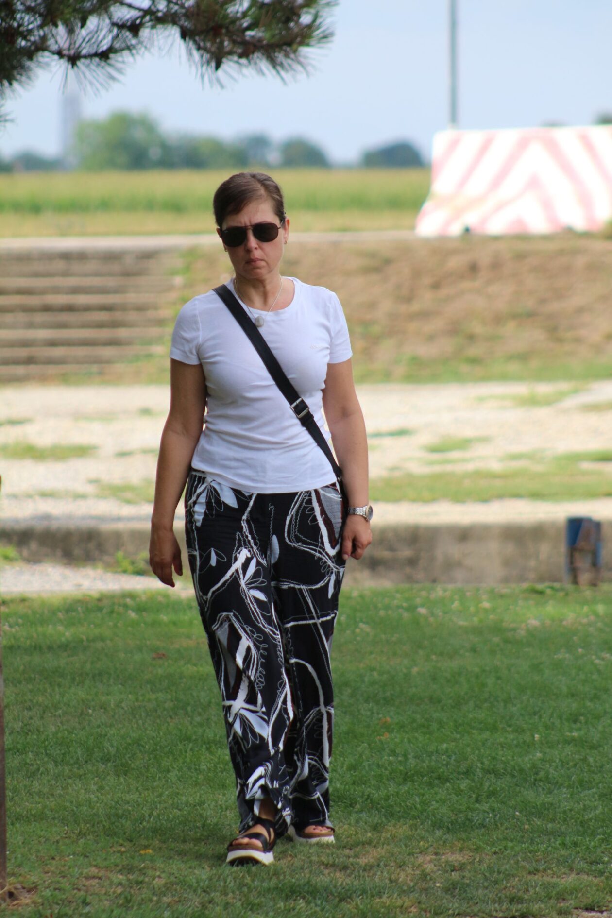 Klikom po Marini 2706 29