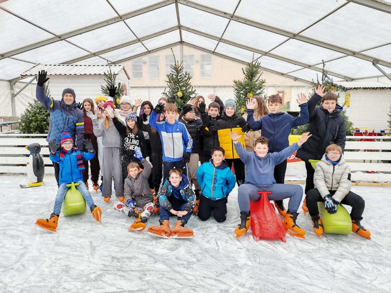 Klizanje školarci (3) Klizanje školarci (3)