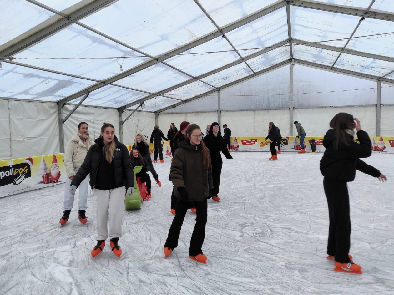 Klizanje školarci (7) Klizanje školarci (7)