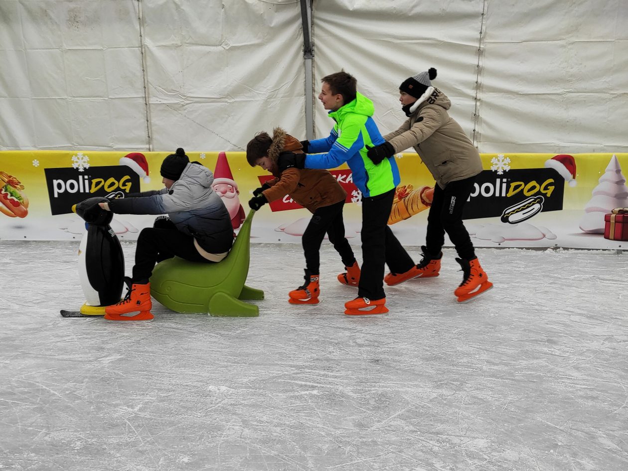 Klizanje školarci (8) Klizanje školarci (8)