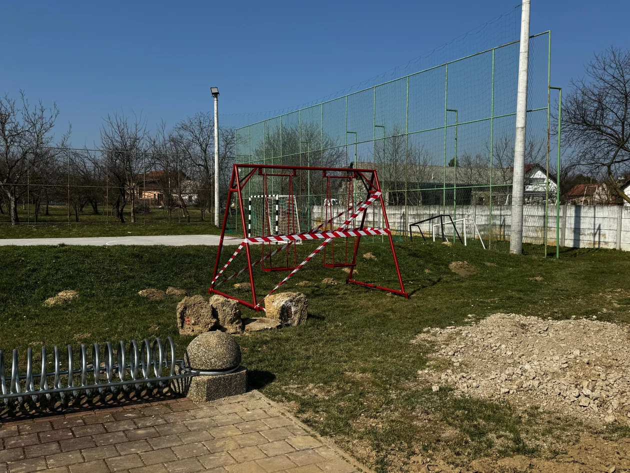 Knezovec (1) dječje igralište