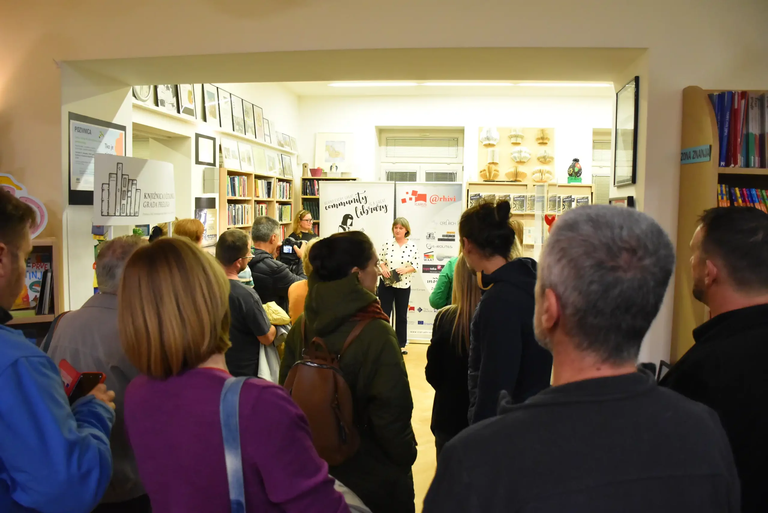 Knjižnica Prelog – Kristina Pongrac – izložba (11) Knjižnica Prelog – Kristina Pongrac – izložba (11)