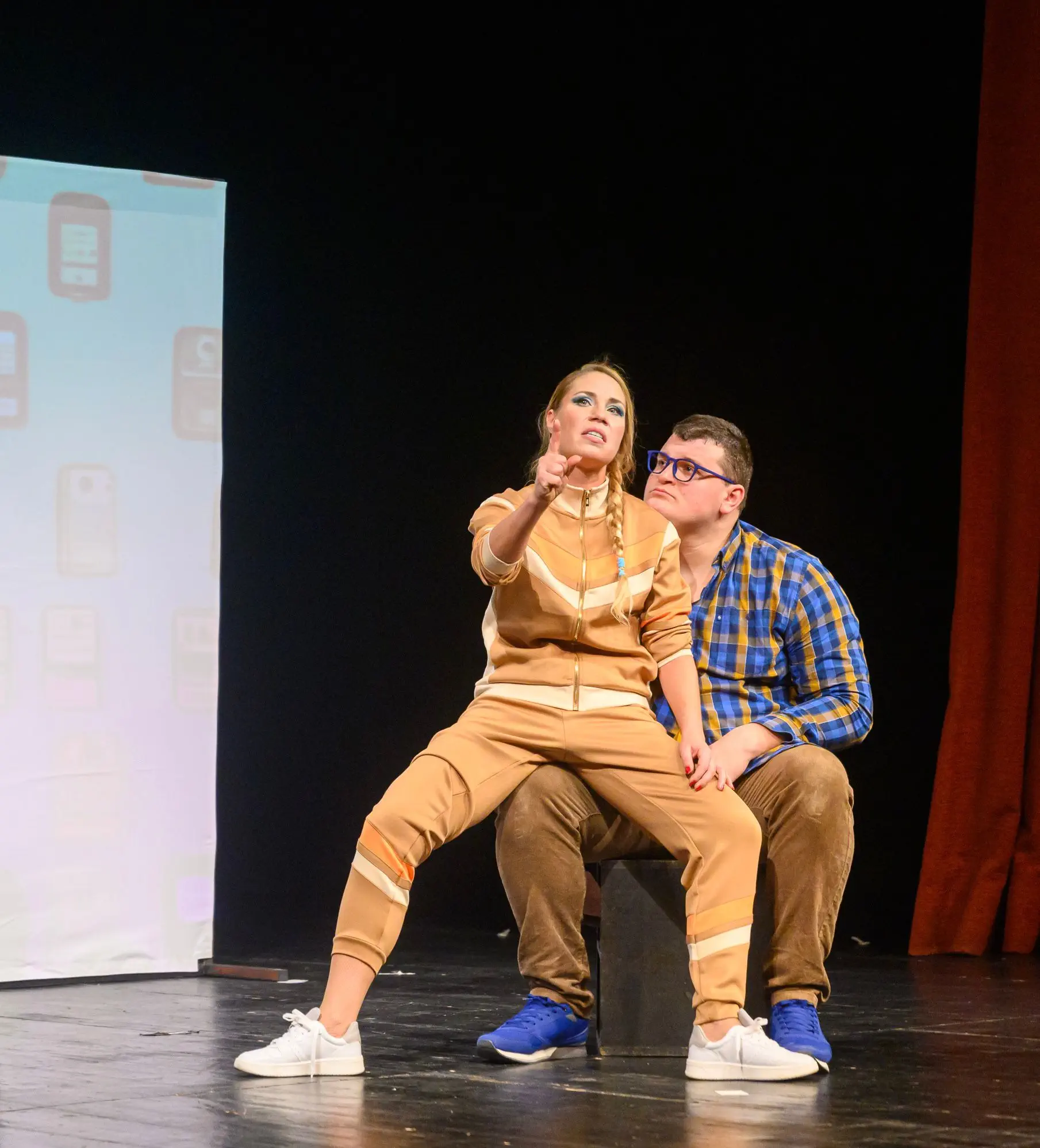 Komedija ‘Tinderella’ (2) Komedija ‘Tinderella’ (2)