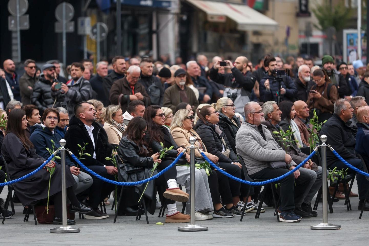 Komemoracija za Halida Bešlića u sarajevskom Narodnom pozorištu