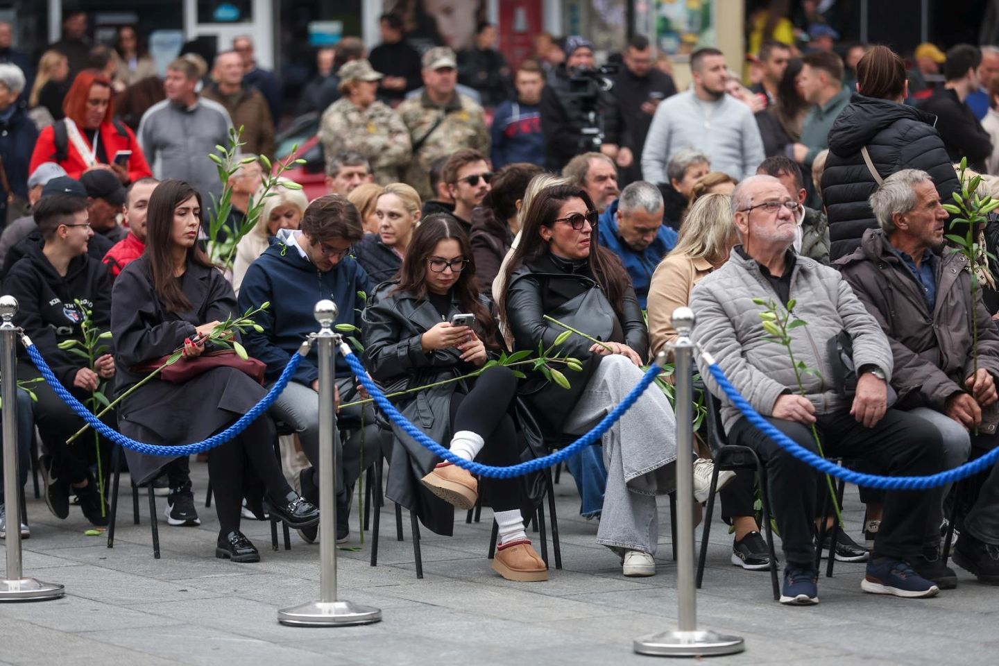Komemoracija za Halida Bešlića u sarajevskom Narodnom pozorištu