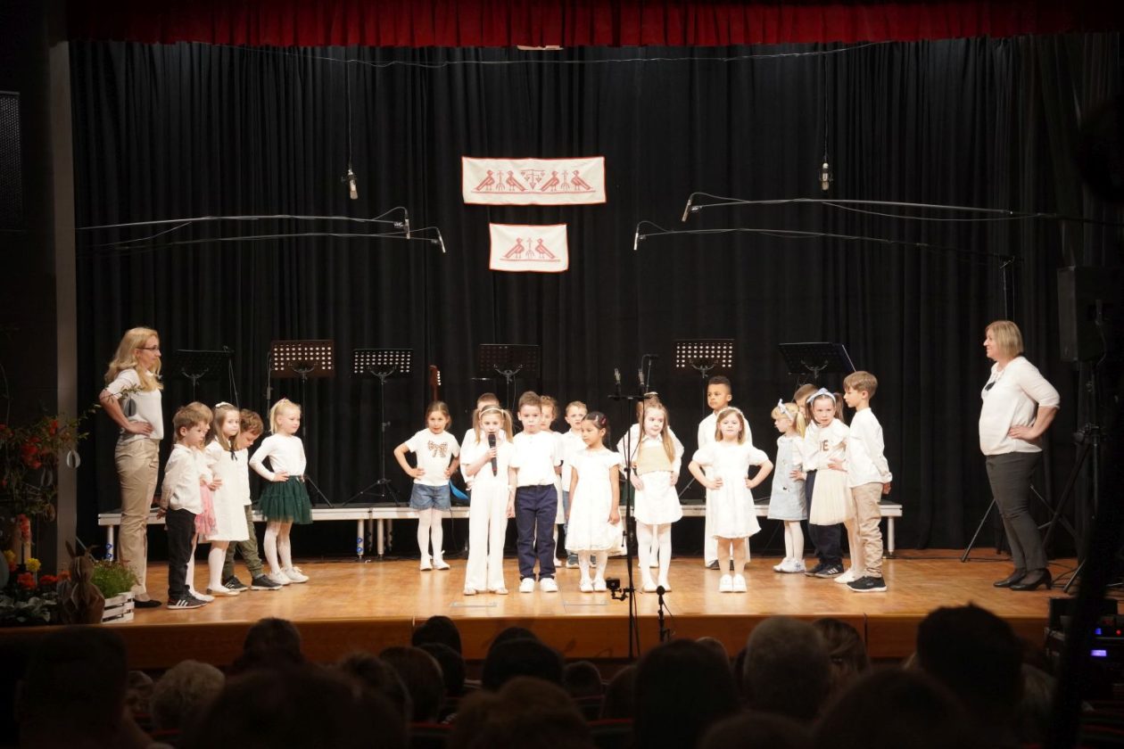 Koncert Bijela nedjelja KUU Zvon Mala Subotica (10) Koncert Bijela nedjelja KUU Zvon Mala Subotica (10)