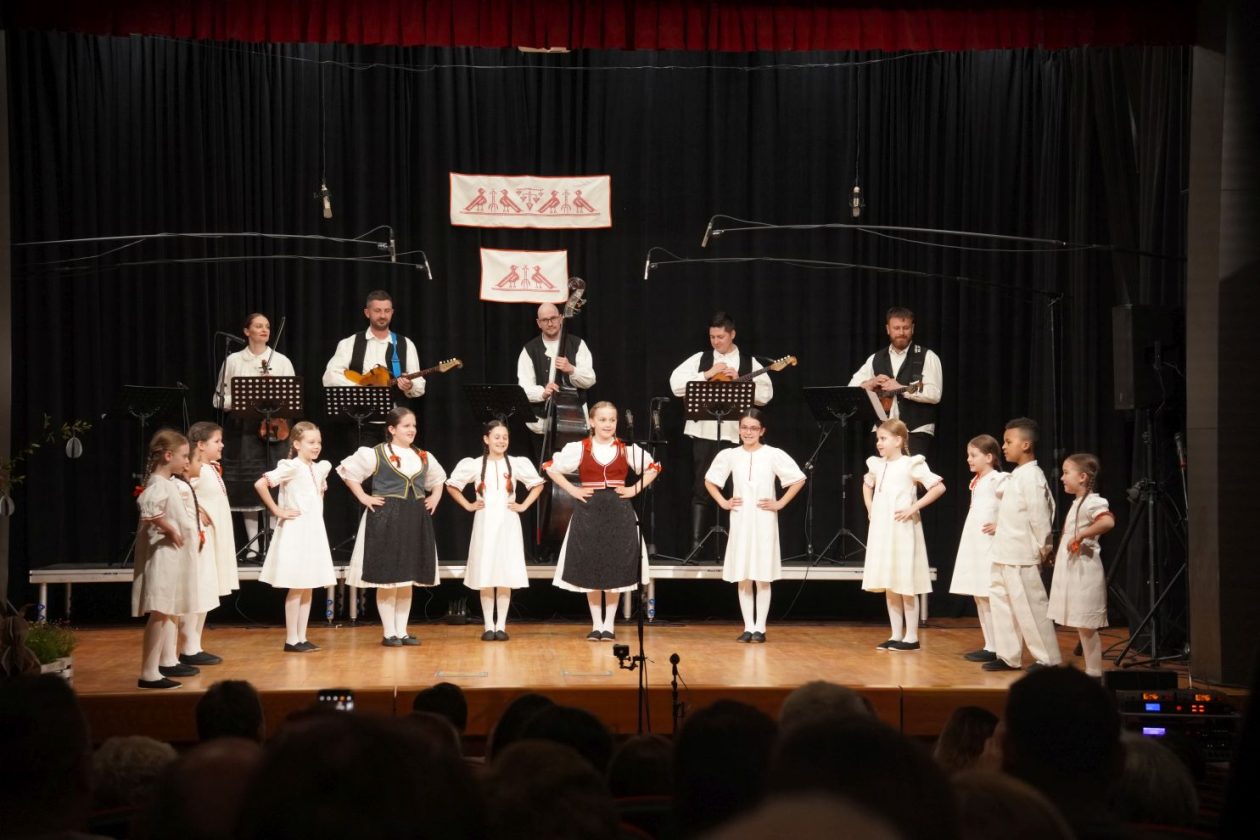 Koncert Bijela nedjelja KUU Zvon Mala Subotica (16) Koncert Bijela nedjelja KUU Zvon Mala Subotica (16)