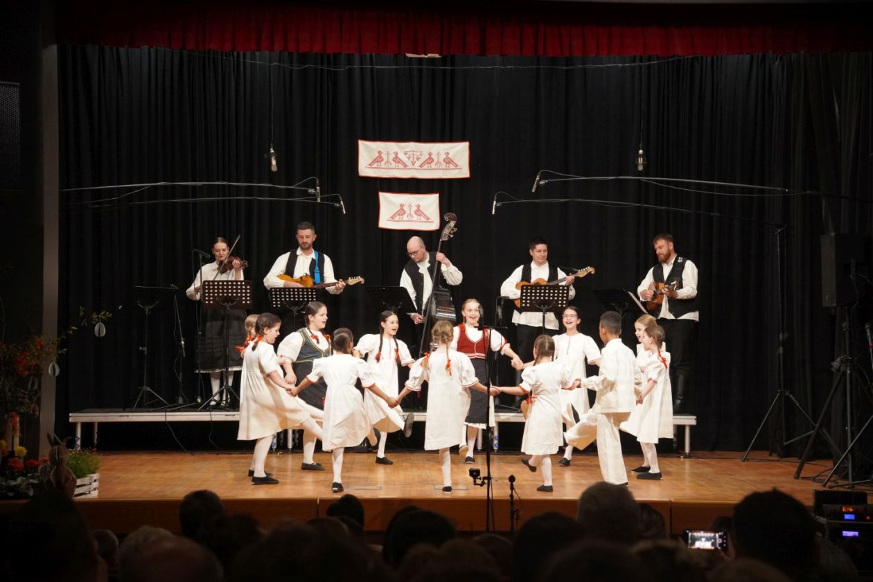 Koncert Bijela nedjelja KUU Zvon Mala Subotica (17) Koncert Bijela nedjelja KUU Zvon Mala Subotica (17)