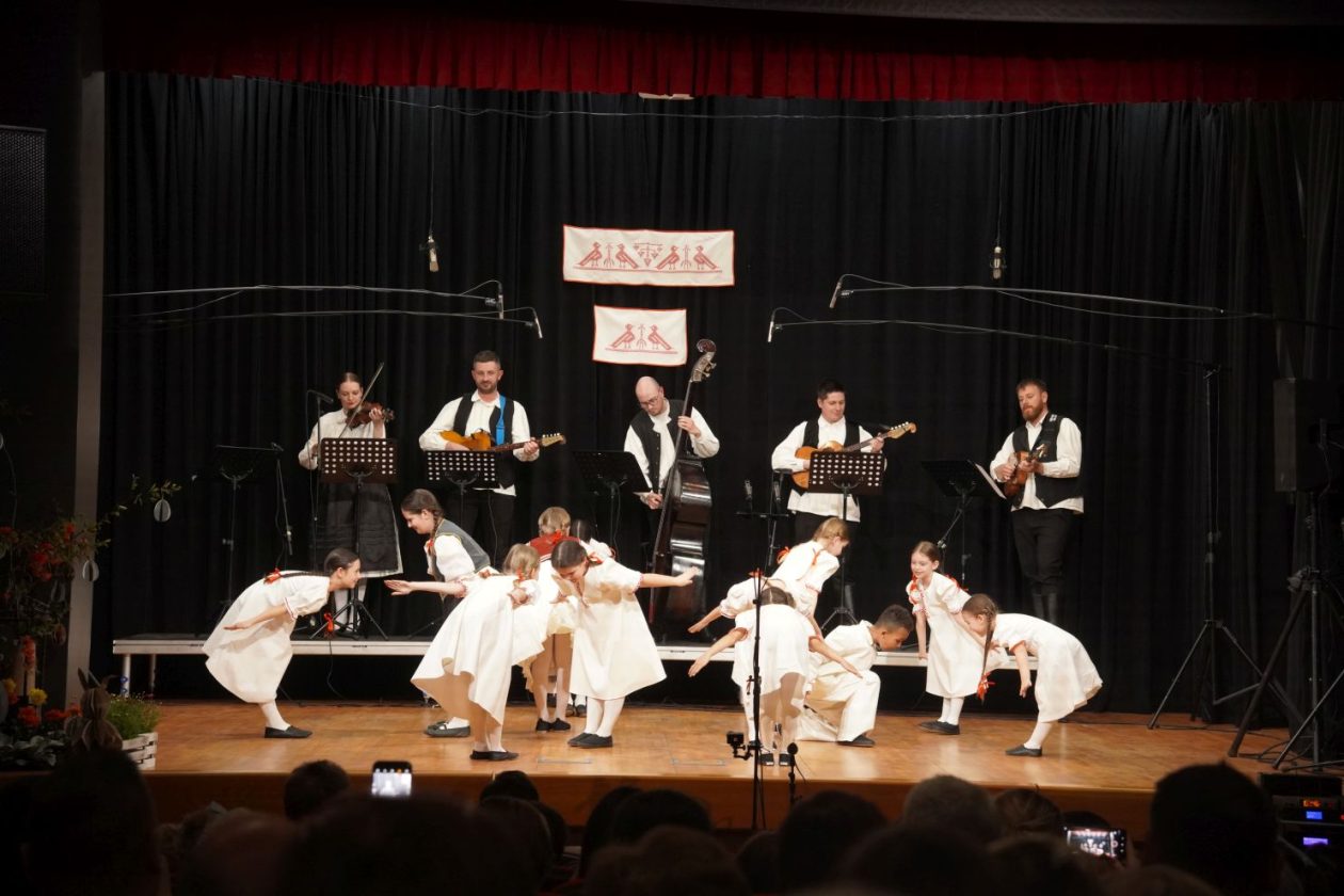 Koncert Bijela nedjelja KUU Zvon Mala Subotica (19) Koncert Bijela nedjelja KUU Zvon Mala Subotica (19)