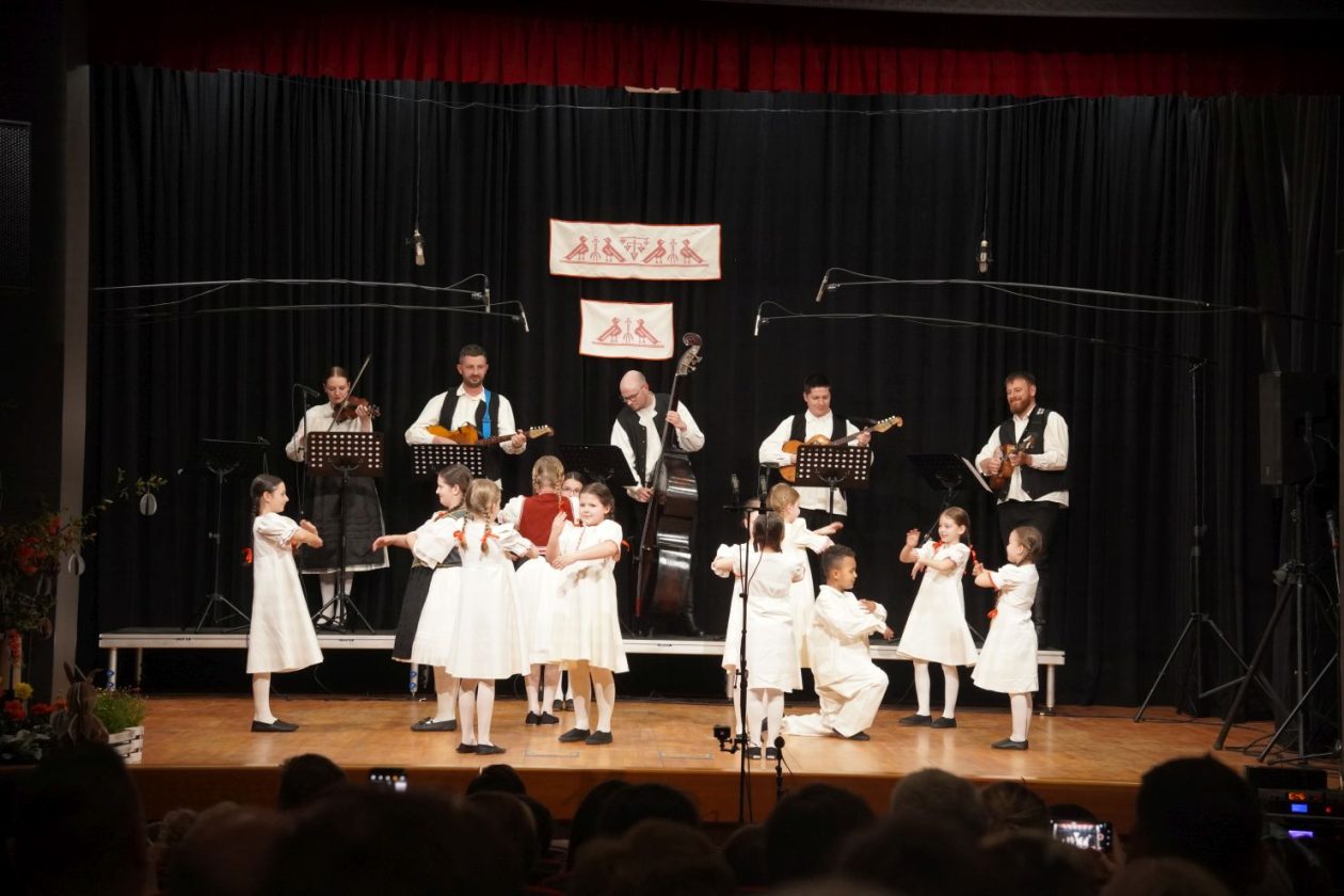 Koncert Bijela nedjelja KUU Zvon Mala Subotica (20) Koncert Bijela nedjelja KUU Zvon Mala Subotica (20)