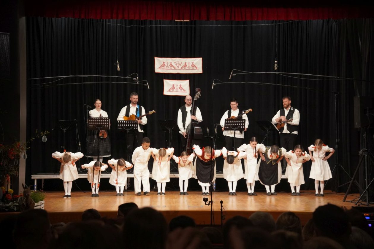 Koncert Bijela nedjelja KUU Zvon Mala Subotica (23) Koncert Bijela nedjelja KUU Zvon Mala Subotica (23)