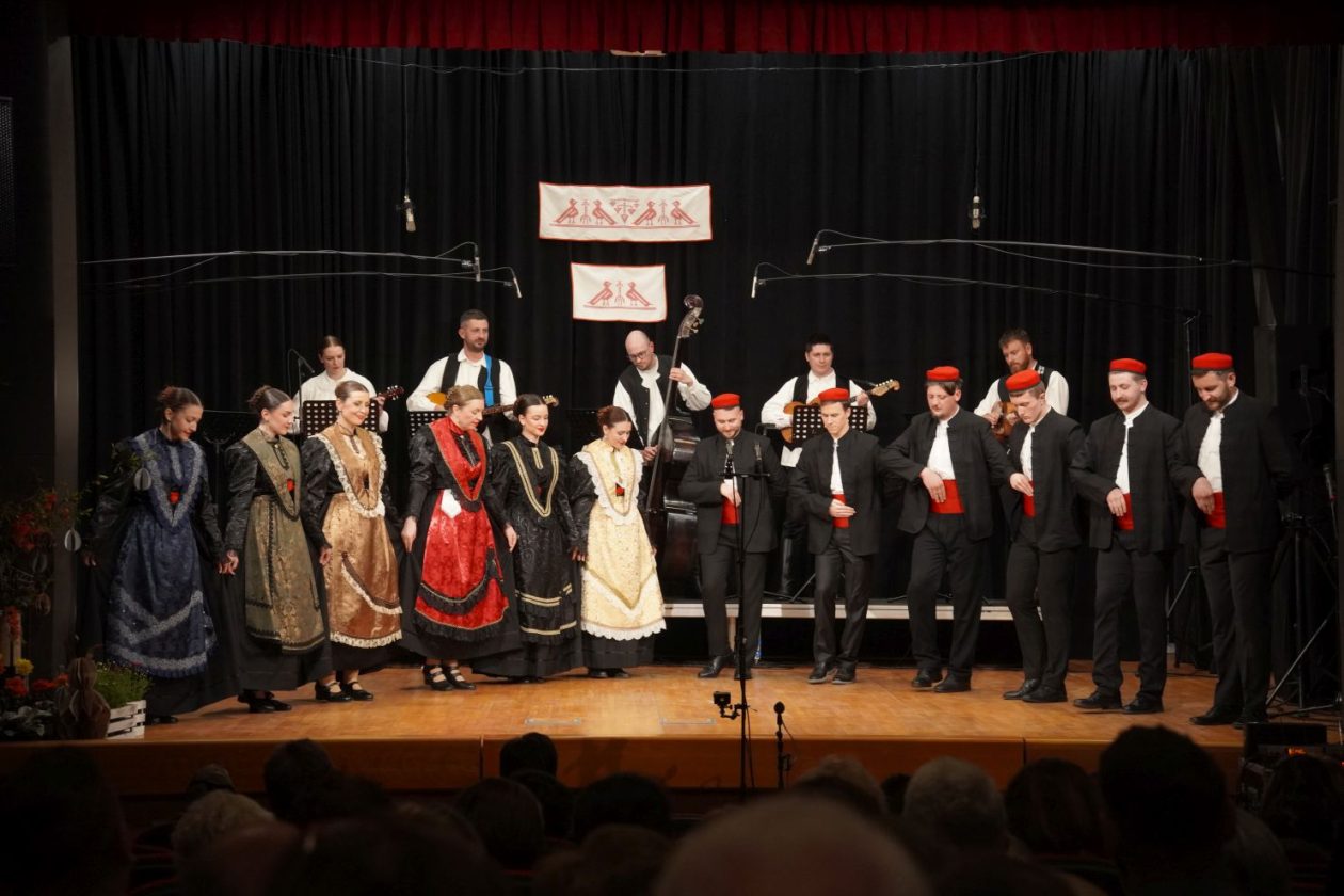 Koncert Bijela nedjelja KUU Zvon Mala Subotica (29) Koncert Bijela nedjelja KUU Zvon Mala Subotica (29)