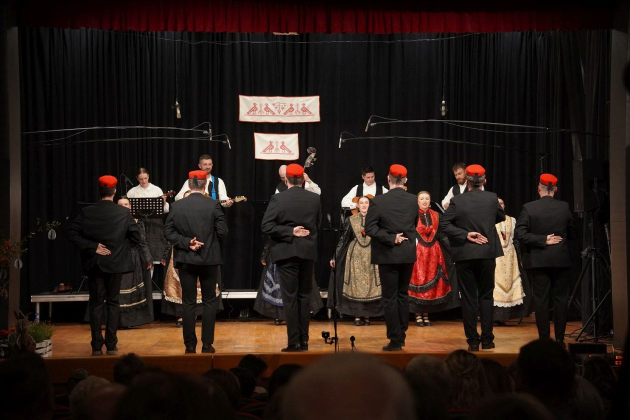 Koncert Bijela nedjelja KUU Zvon Mala Subotica (32) Koncert Bijela nedjelja KUU Zvon Mala Subotica (32)