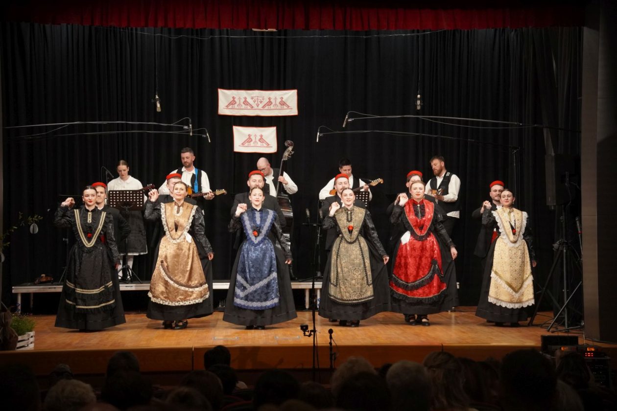 Koncert Bijela nedjelja KUU Zvon Mala Subotica (33) Koncert Bijela nedjelja KUU Zvon Mala Subotica (33)