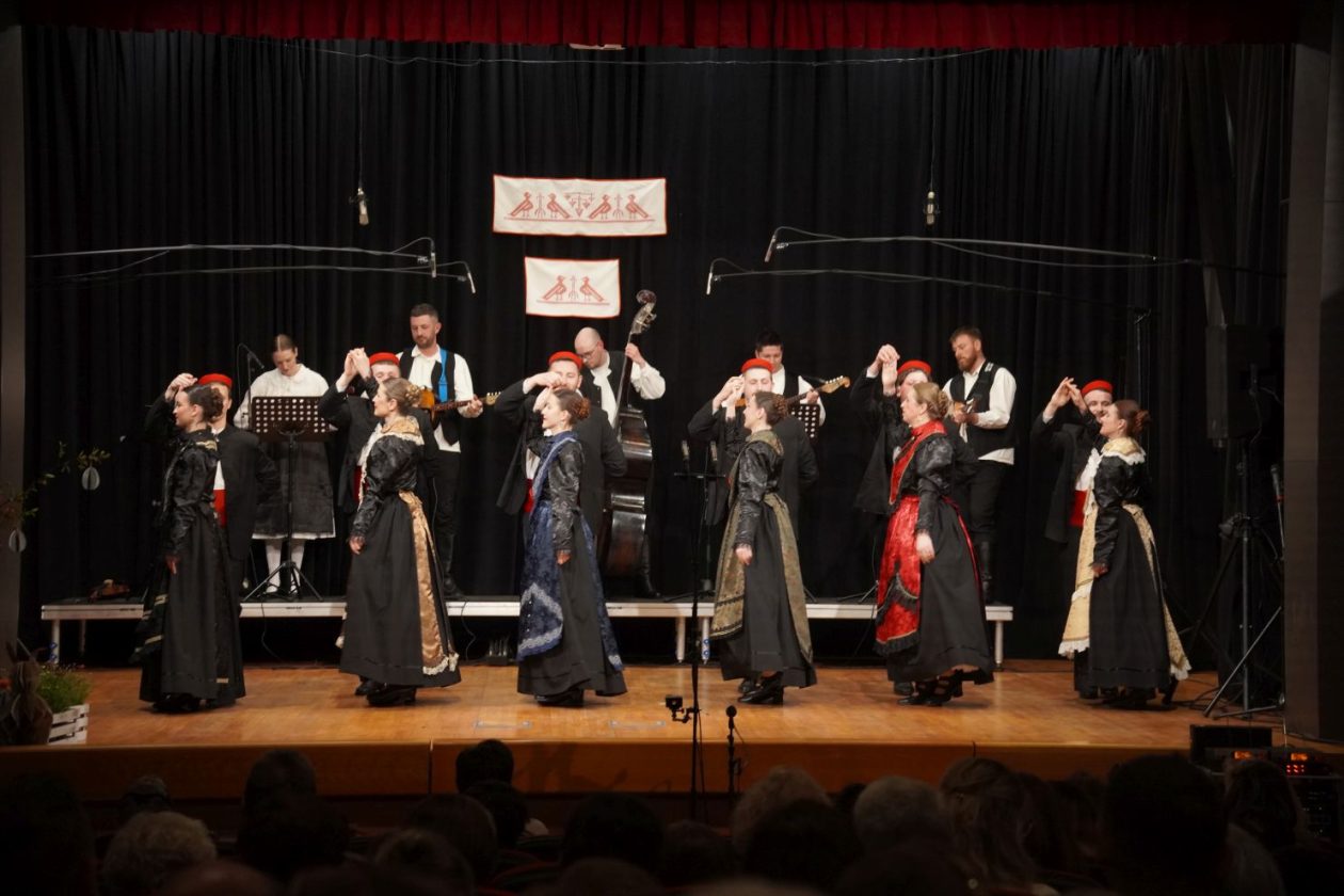 Koncert Bijela nedjelja KUU Zvon Mala Subotica (34) Koncert Bijela nedjelja KUU Zvon Mala Subotica (34)