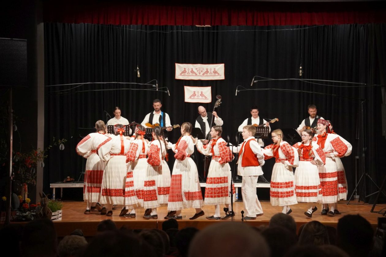 Koncert Bijela nedjelja KUU Zvon Mala Subotica (37) Koncert Bijela nedjelja KUU Zvon Mala Subotica (37)