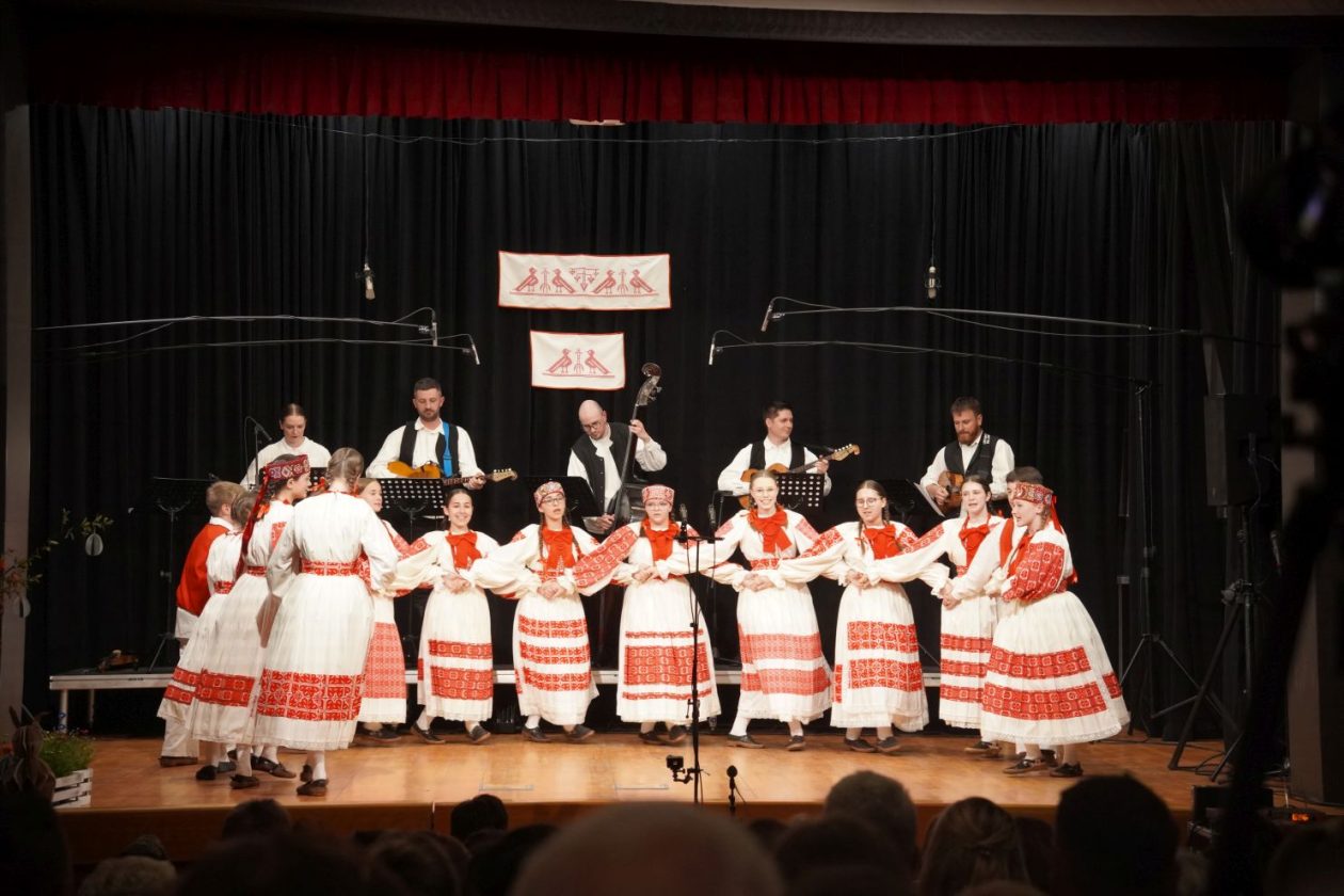 Koncert Bijela nedjelja KUU Zvon Mala Subotica (39) Koncert Bijela nedjelja KUU Zvon Mala Subotica (39)