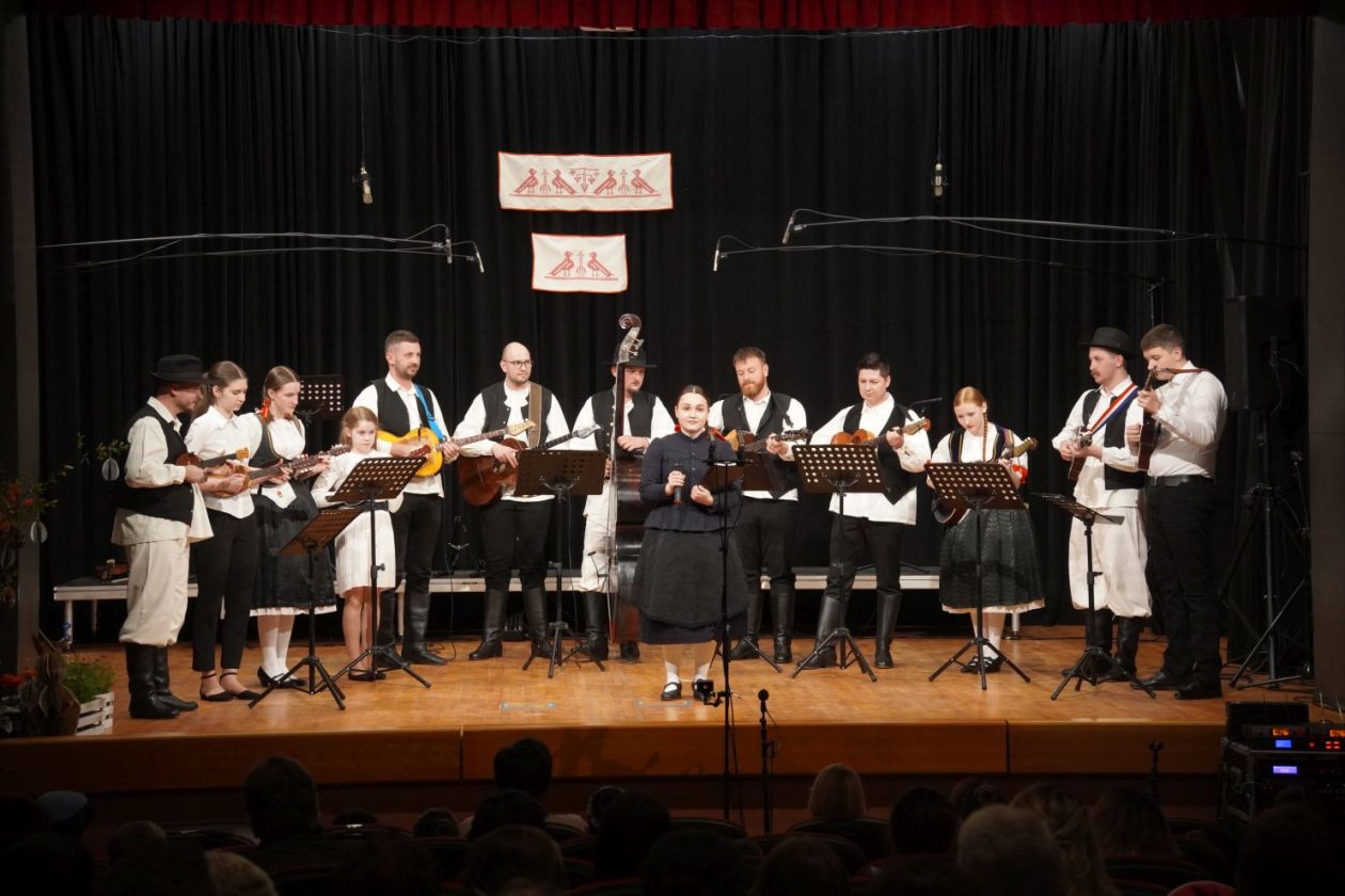 Koncert Bijela nedjelja KUU Zvon Mala Subotica (7) Koncert Bijela nedjelja KUU Zvon Mala Subotica (7)