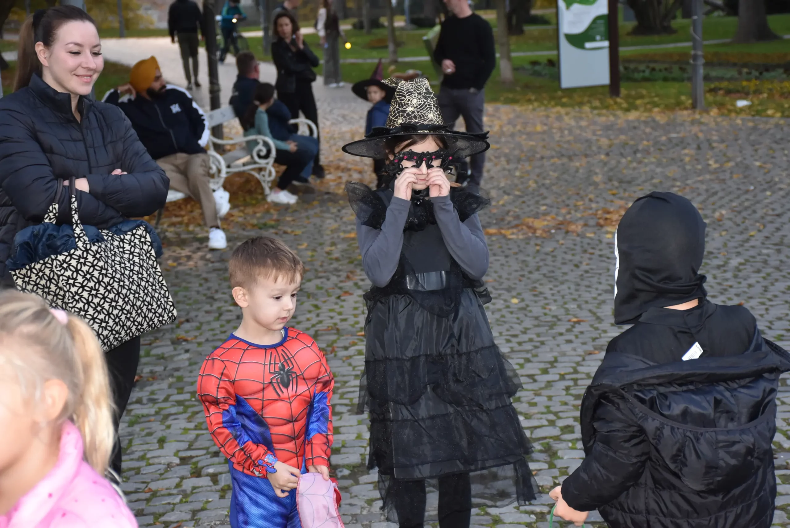 Konjički klub Međimurje razveselio je mališane za Halloween u Čakovcu (56)