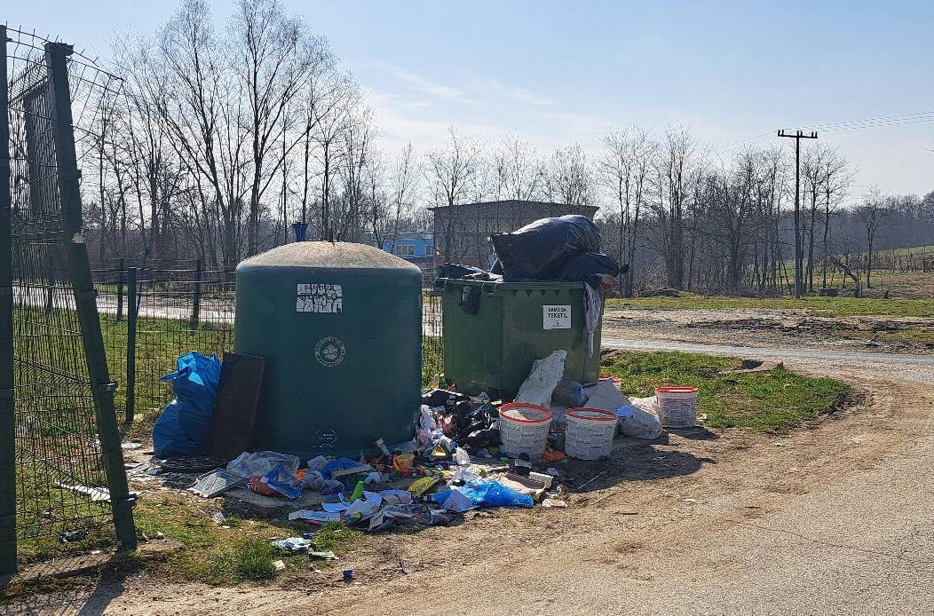 Kontejneri u Lopatincu (1) Kontejneri u Lopatincu (1)