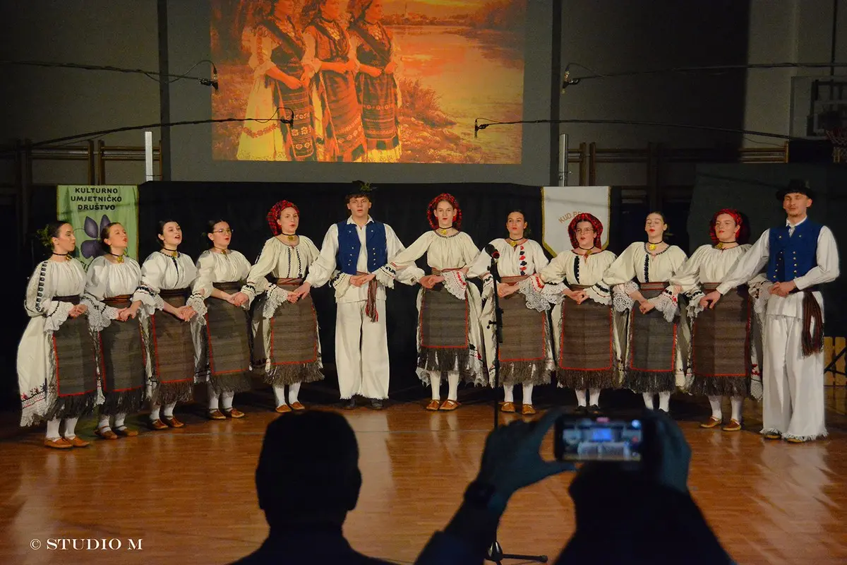 Korak po korak Orehovica folklor (2)