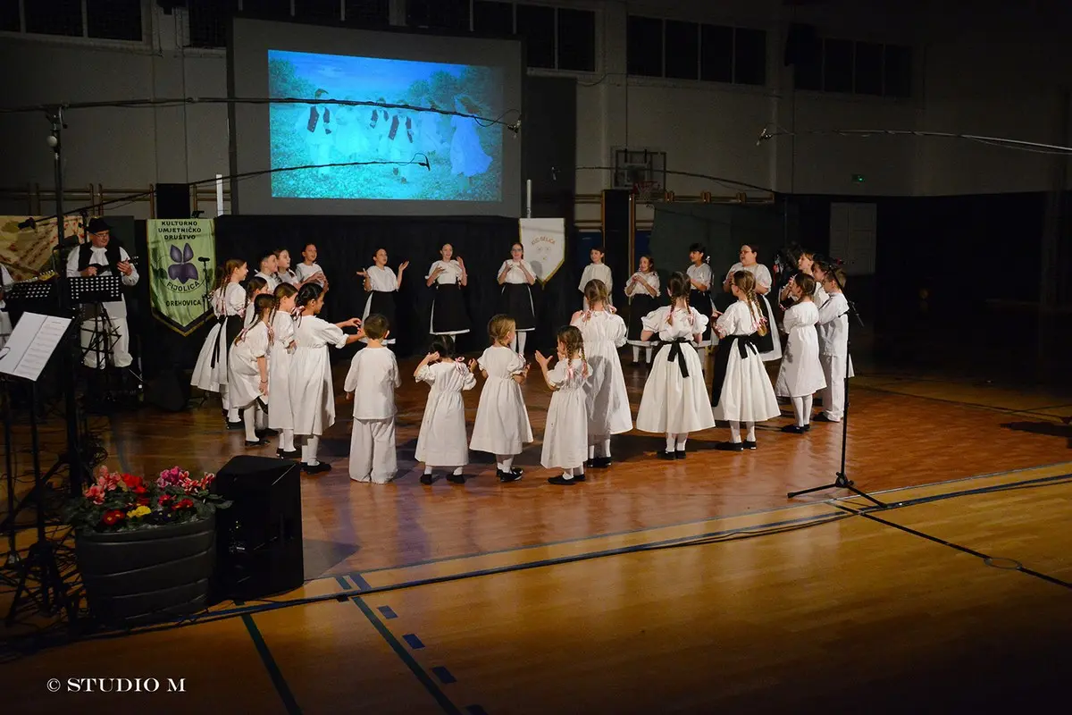 Korak po korak Orehovica folklor (5)