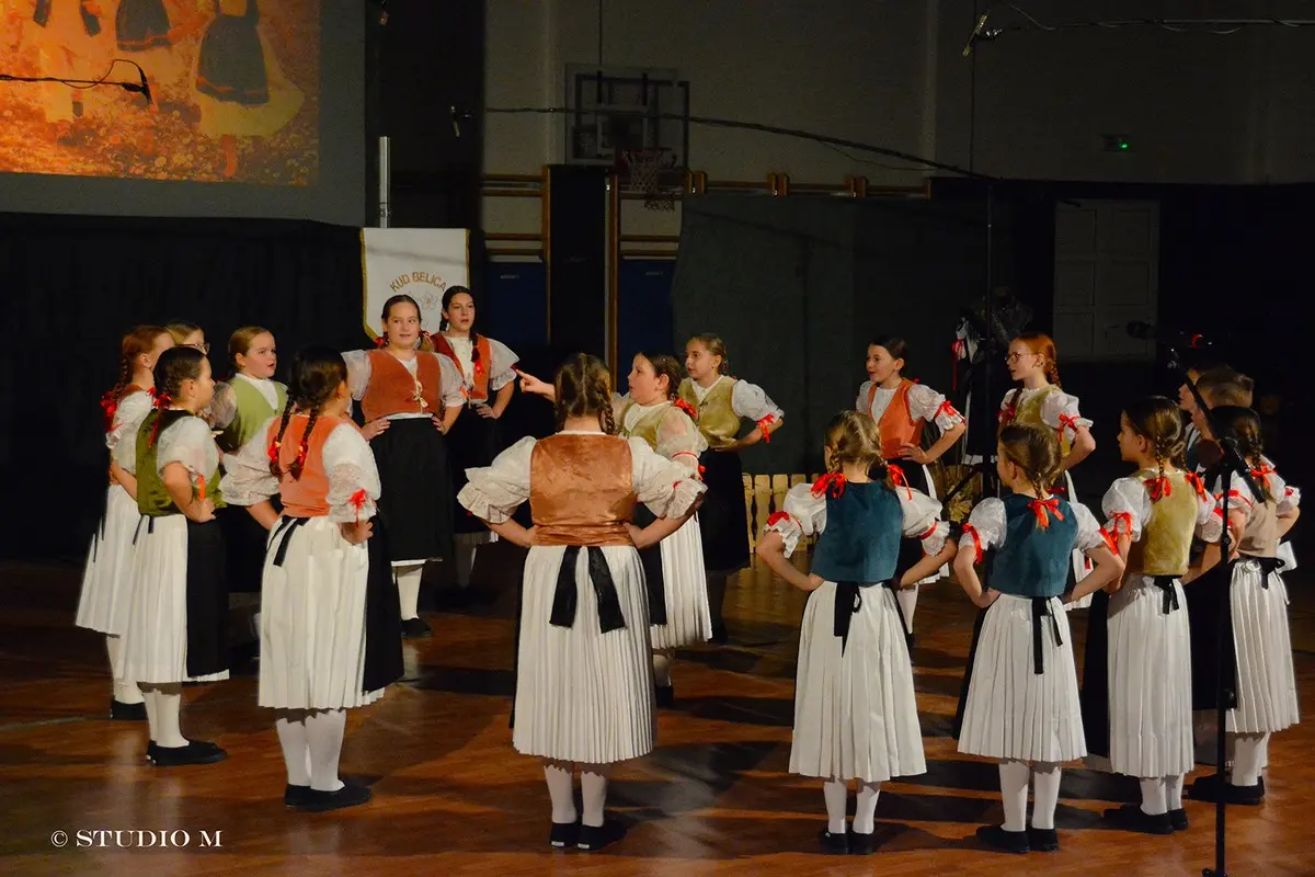 Korak po korak Orehovica folklor (9)