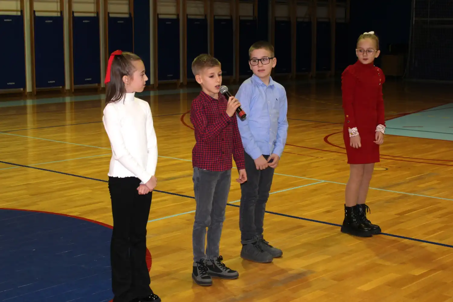 Kotoriba dočekala Svetog Nikolu uz veselu priredbu djece (11) Kotoriba dočekala Svetog Nikolu uz veselu priredbu djece (11)