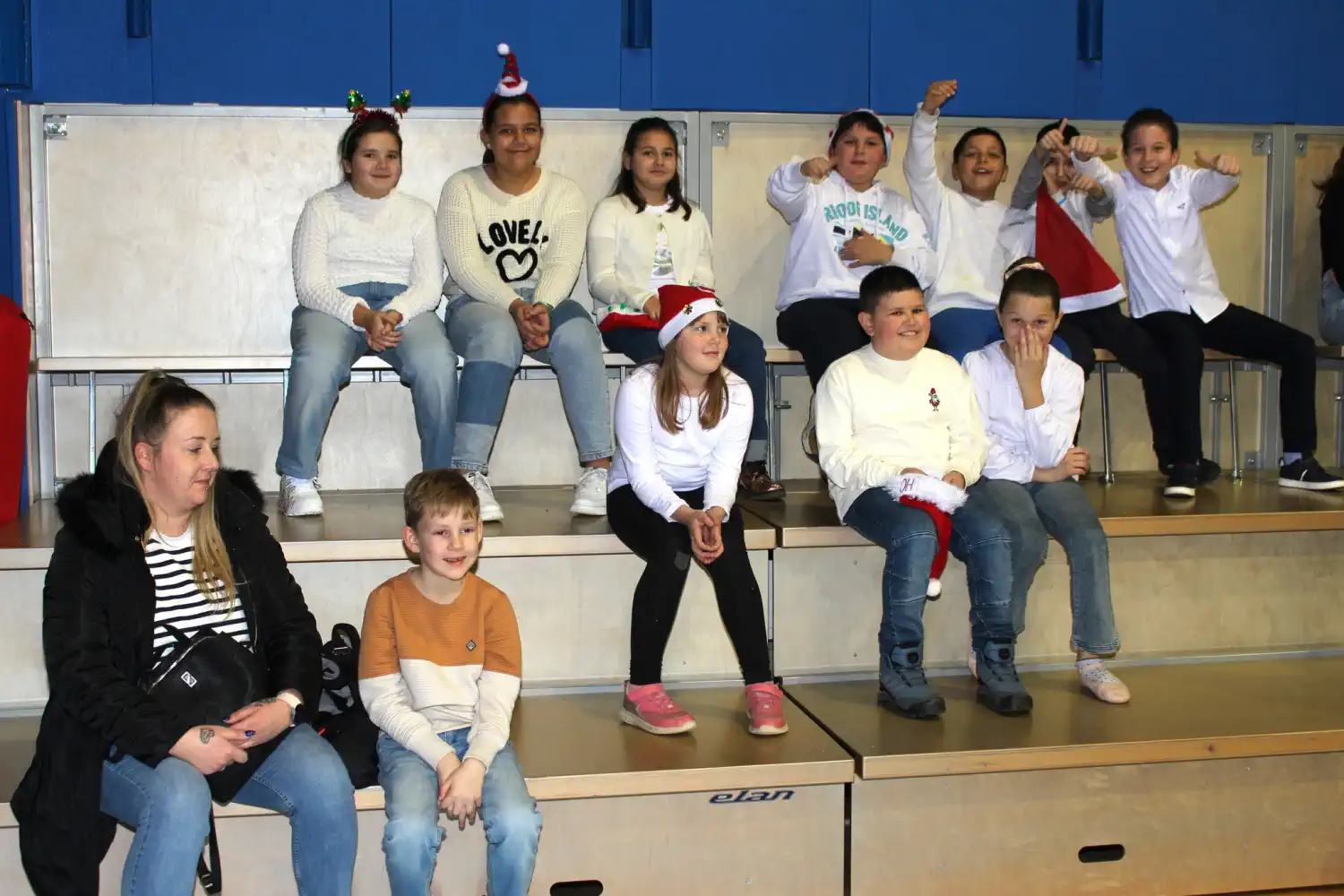 Kotoriba dočekala Svetog Nikolu uz veselu priredbu djece (18) Kotoriba dočekala Svetog Nikolu uz veselu priredbu djece (18)