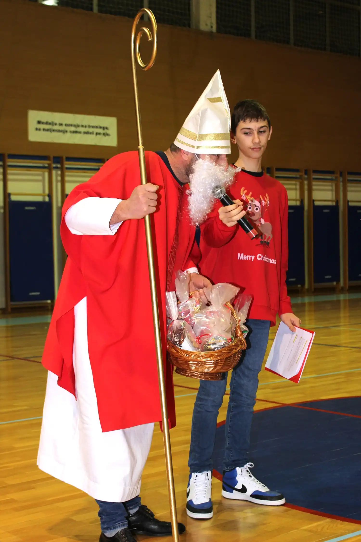 Kotoriba dočekala Svetog Nikolu uz veselu priredbu djece (2) Kotoriba dočekala Svetog Nikolu uz veselu priredbu djece (2)