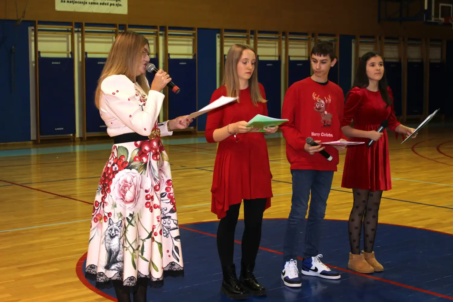 Kotoriba dočekala Svetog Nikolu uz veselu priredbu djece (22) Kotoriba dočekala Svetog Nikolu uz veselu priredbu djece (22)