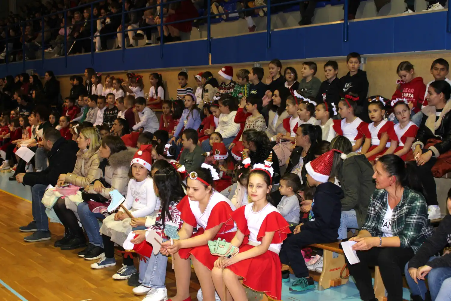 Kotoriba dočekala Svetog Nikolu uz veselu priredbu djece Kotoriba dočekala Svetog Nikolu uz veselu priredbu djece