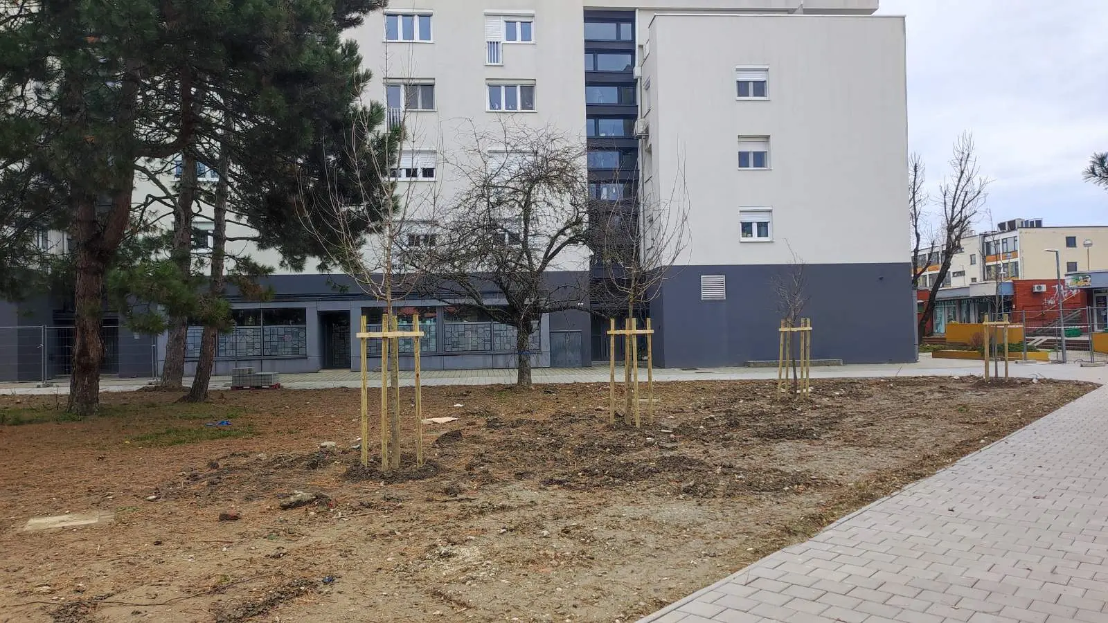 Krajobrazno uređenje parka (9) Krajobrazno uređenje parka (9)