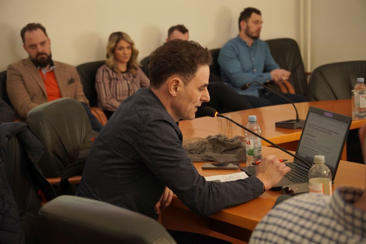 Križaić smeće gradska vijećnica (1)