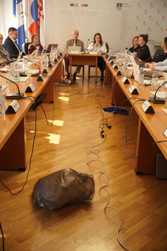 Križaić smeće gradska vijećnica (19)