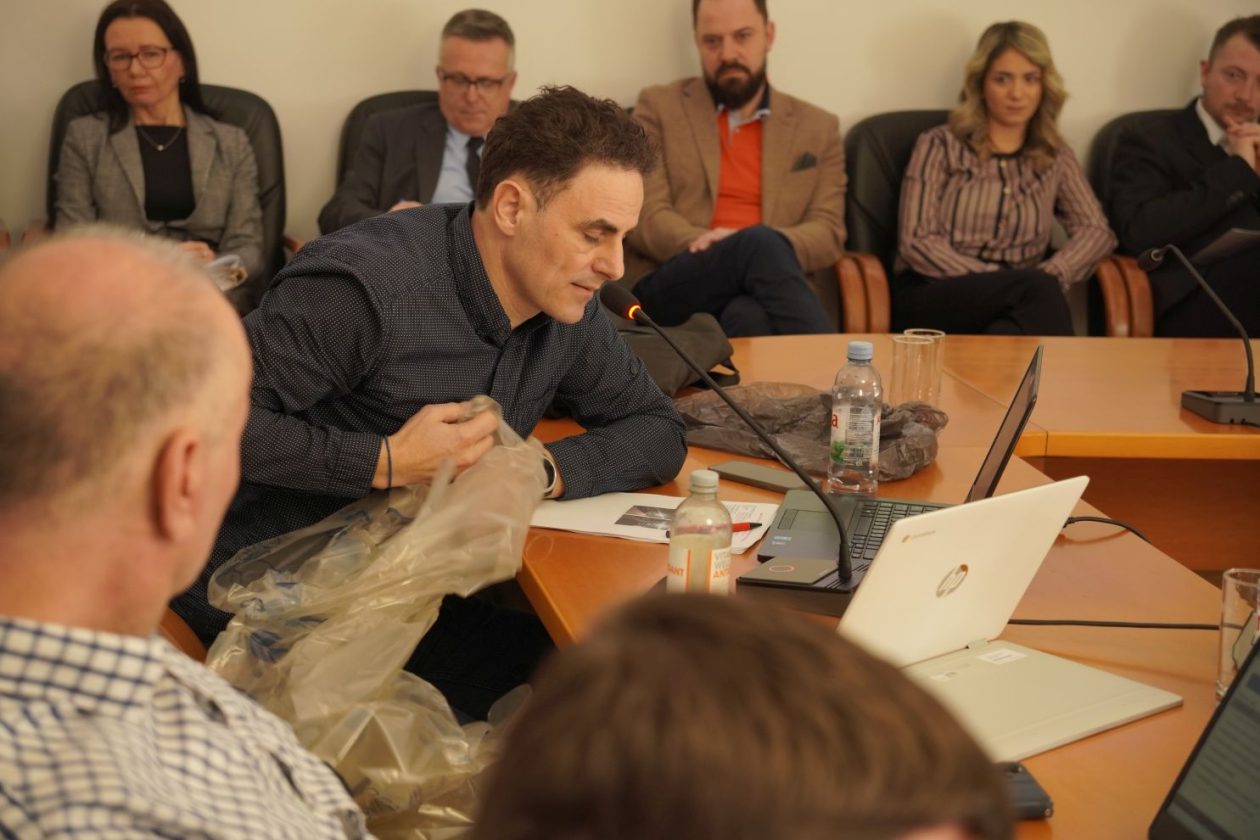 Križaić smeće gradska vijećnica (3)