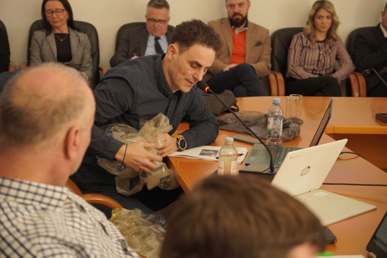 Križaić smeće gradska vijećnica (4)