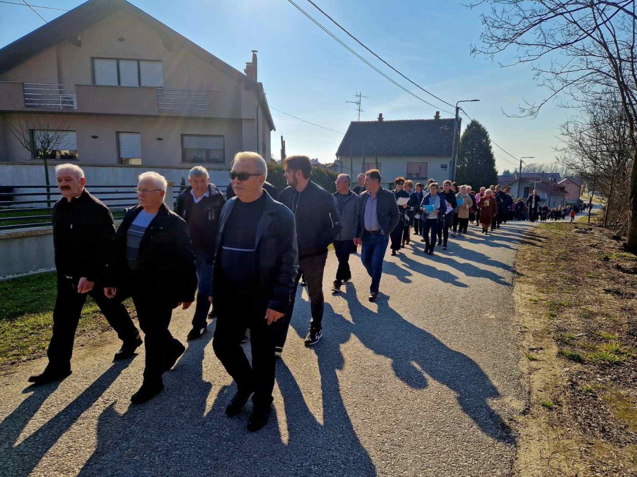 Križni put mladih (13) Križni put mladih (13)