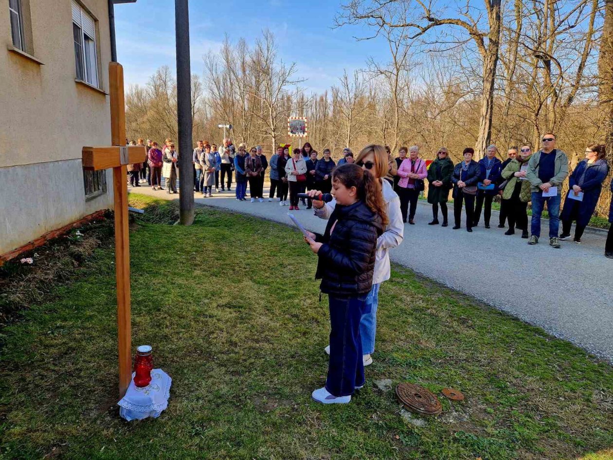 Križni put mladih (14) Križni put mladih (14)