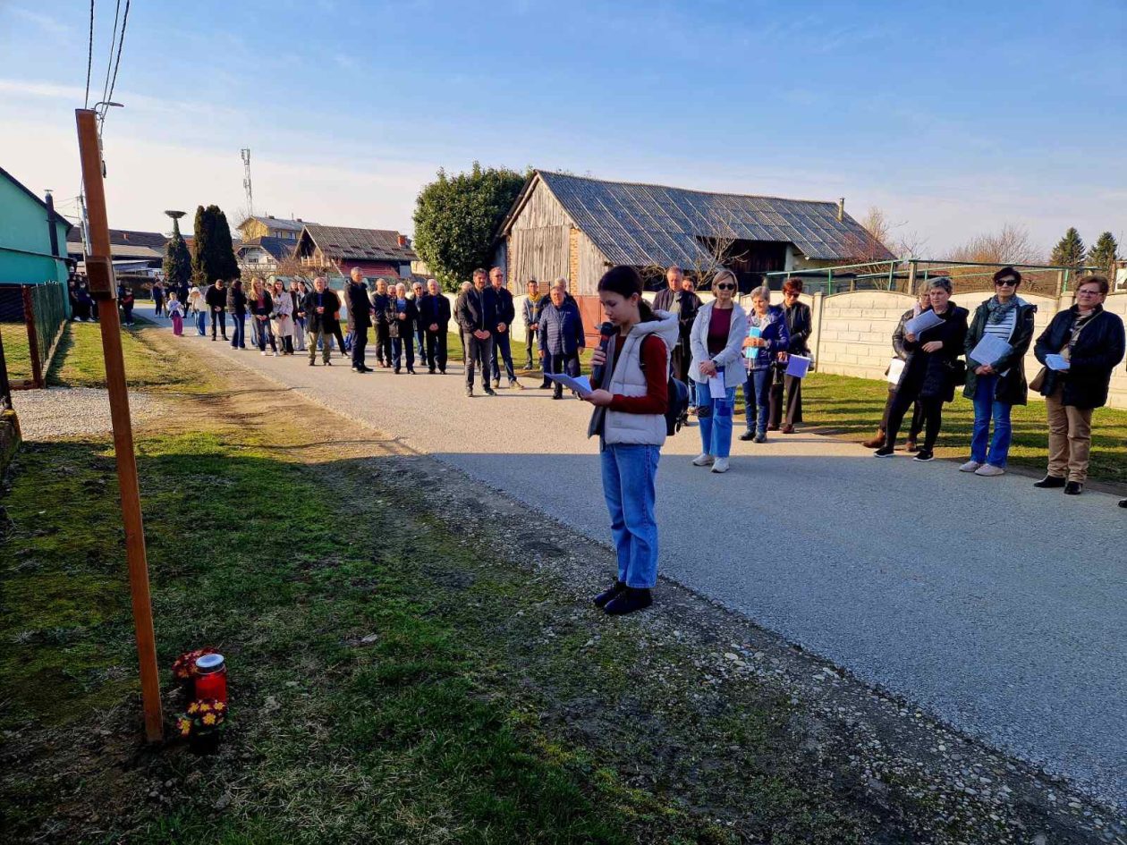 Križni put mladih (15) Križni put mladih (15)